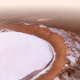 Imagen para el artículo titulado Vuela sobre este cráter de Marte cubierto de nieve con un vídeo creado con imágenes reales de la sonda Mars Express